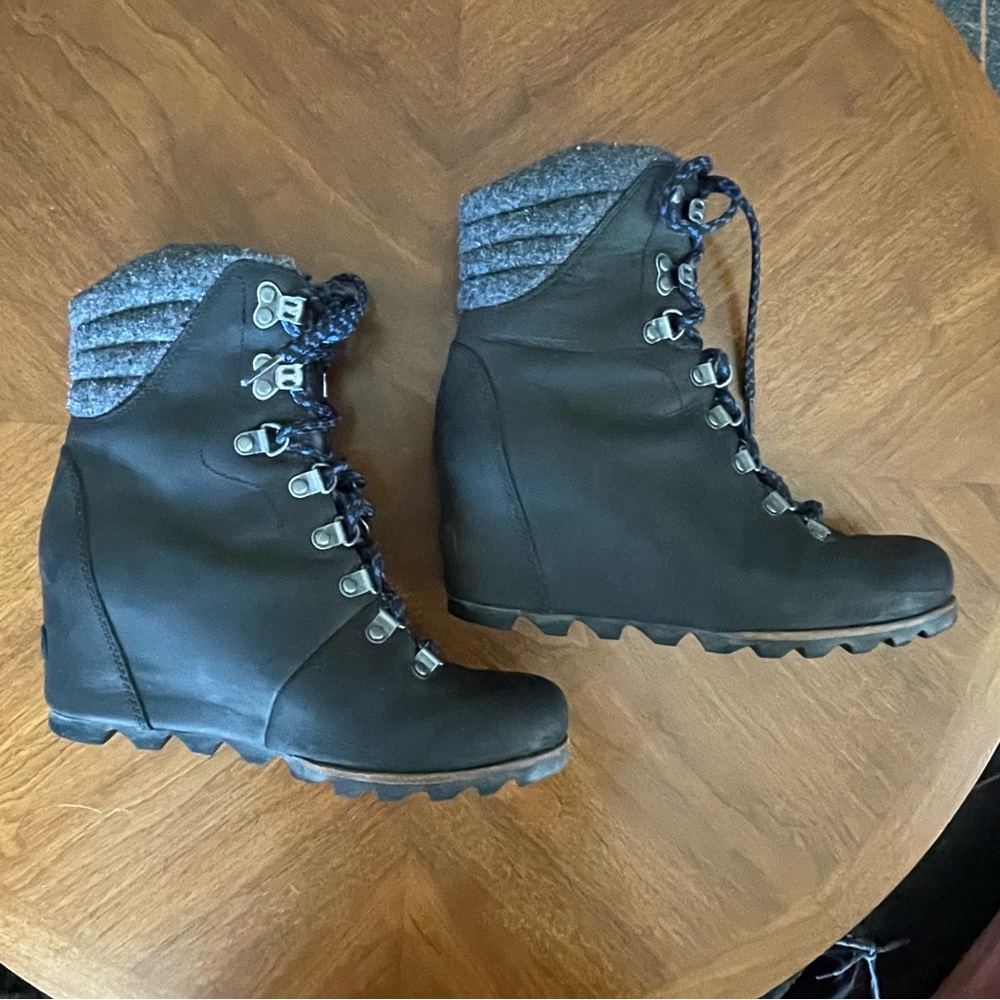 Sorel Conquest Wedge Boots - Picture 5 of 10